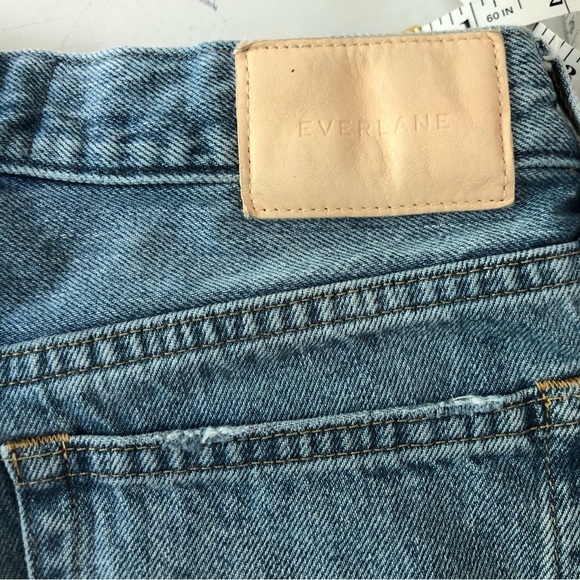 EVERLANE Women's Light Wash Denim Shorts Raw Hem Disstressed Size 23 - Picture 8 of 11